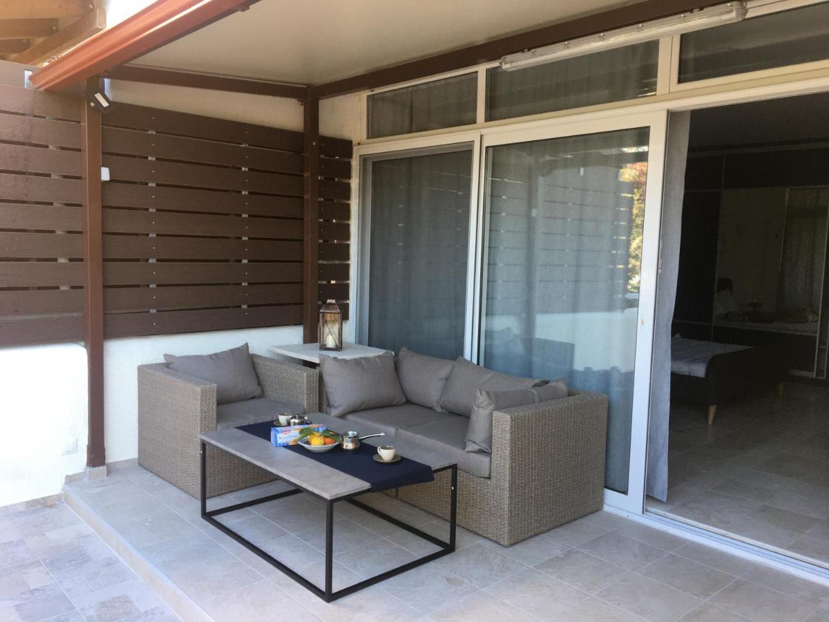 Studio On The Beach Лутракі Екстер'єр фото